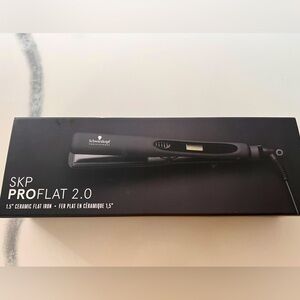 Schwarzkopf Professional SKP Pro Flat 2.0 Ceramic Flat Hair Iron 1.5". New